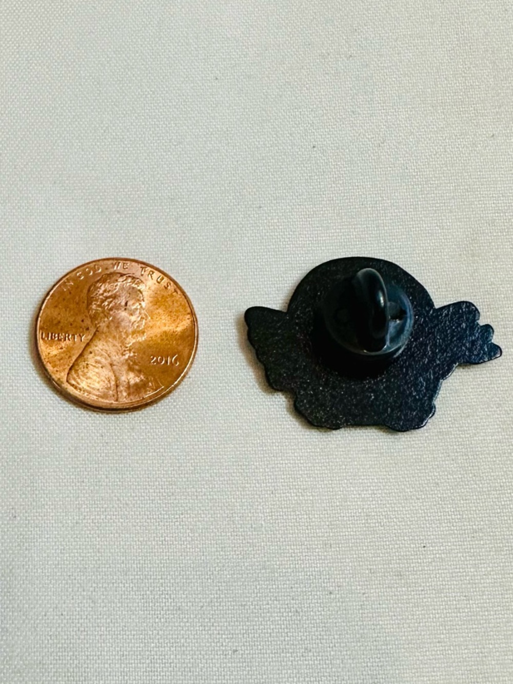 Cupid Chick Pin - Picture 3 of 3